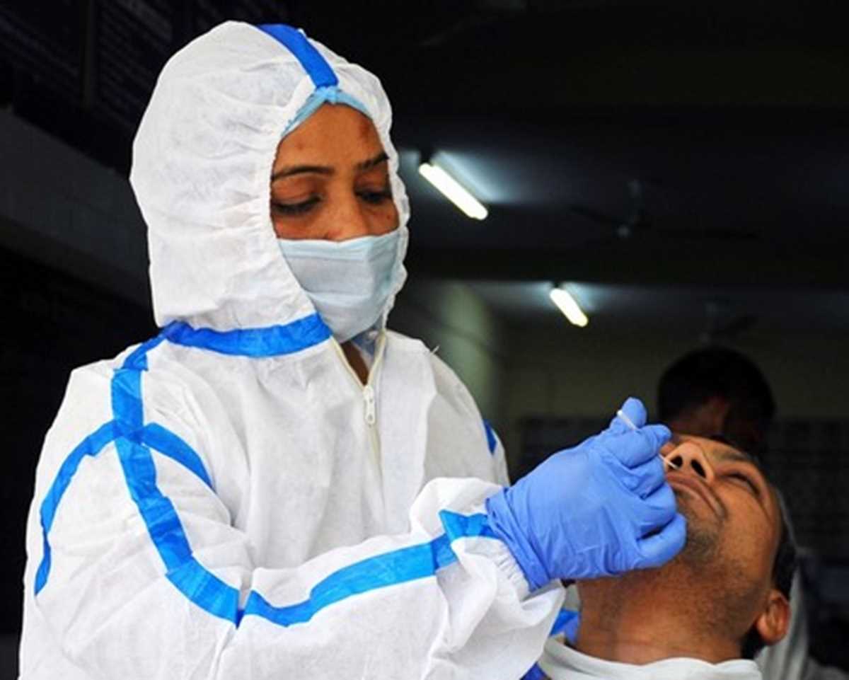 भारत में एक दिन में कोविड के 841 नए मामले